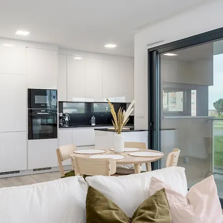 Sun & Surf Apartment
