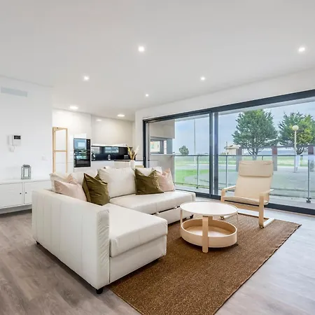 Sun & Surf Apartment
