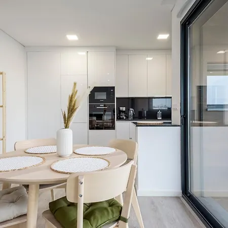 Sun & Surf דירה פניש