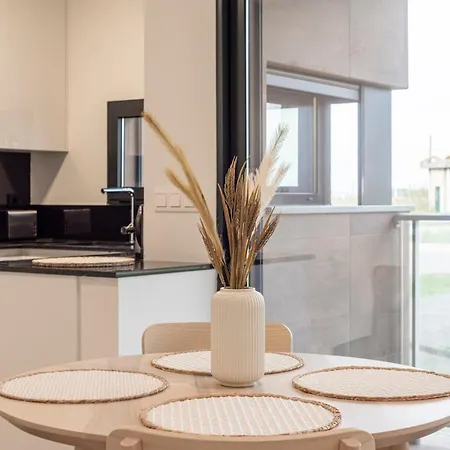 Sun & Surf Apartment