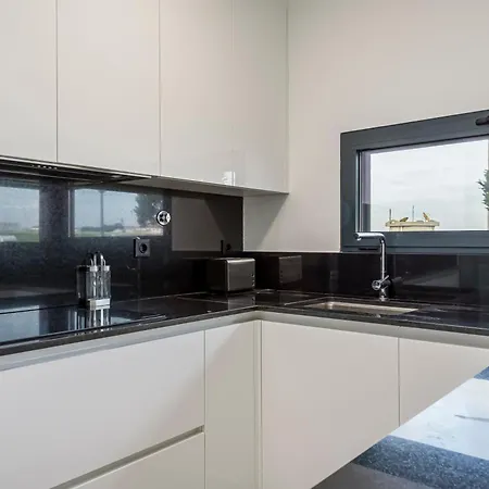 Sun & Surf דירה פניש